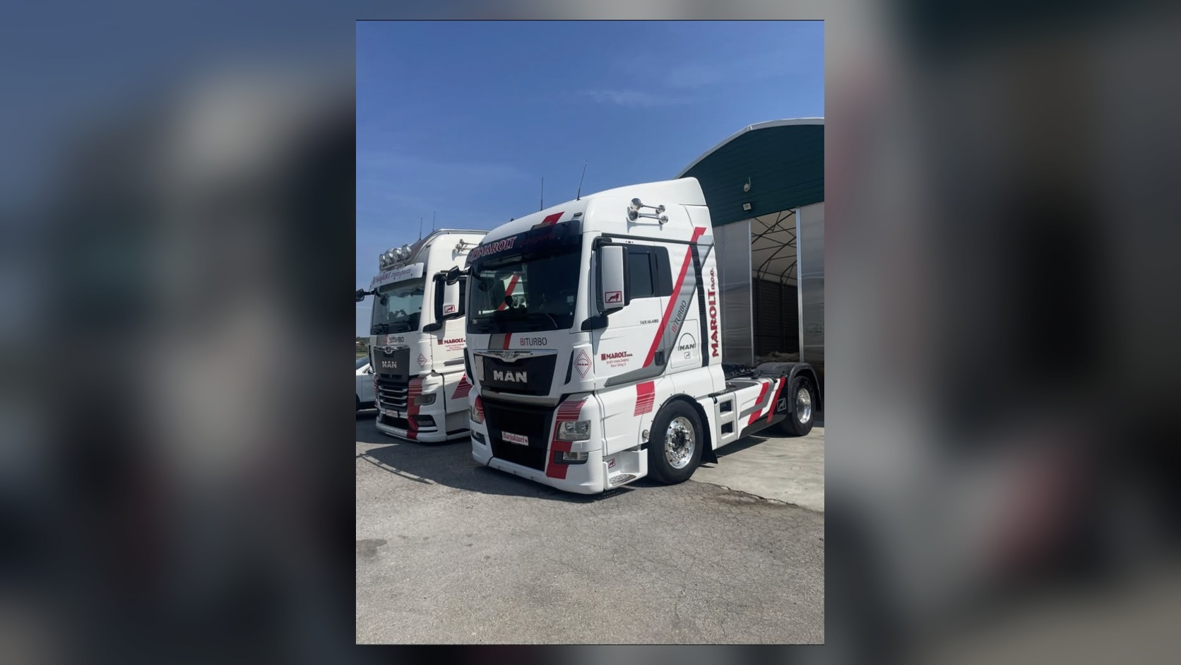 Dva bijela MAN tegljača Marolt transporti